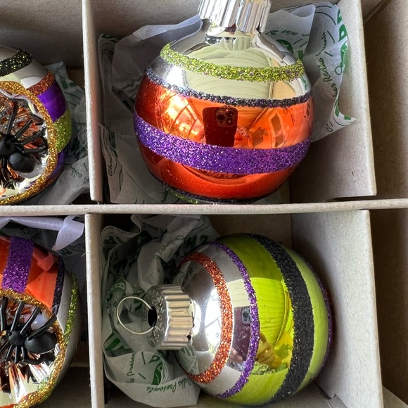 12 Halloween Radko Reflector Glass Ball Ornaments with Black Spiders Inside - Picture 8 of 12